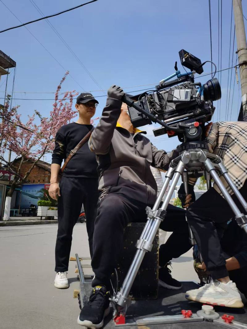 城阳区广告片拍摄：快消品牌爆款之选，网感内容适配社媒传播！